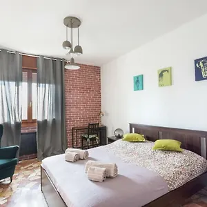https://la-serenissima-a-charming-and-quirky-experience.hotelslidodijesolo.com