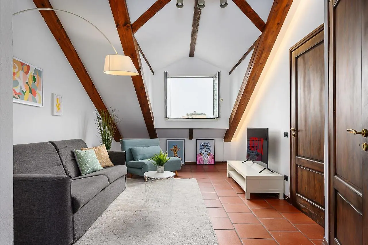 Duomo - Pt.Romana - Bocconi Top Floor Apartment Milan