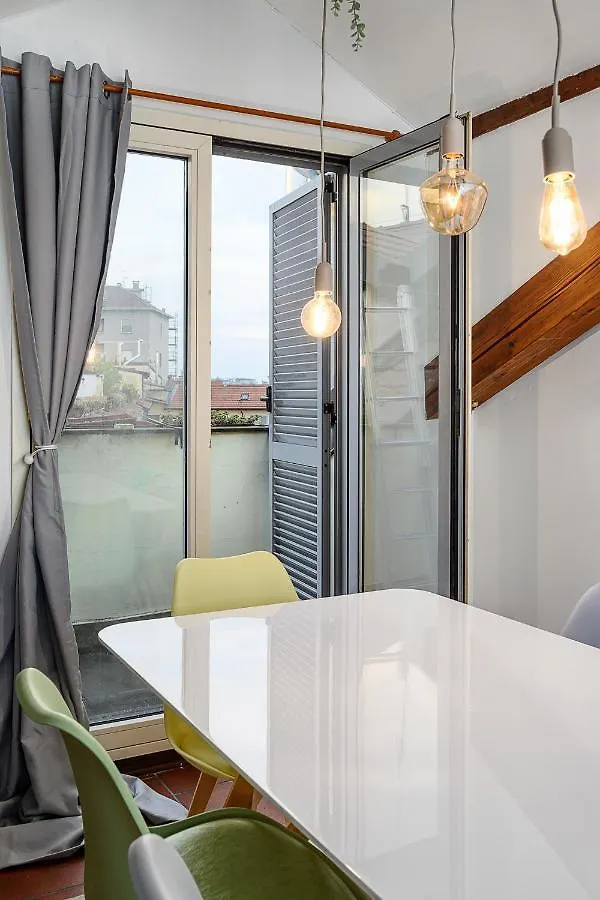 Duomo - Pt.Romana - Bocconi Top Floor Apartment Milan Italy