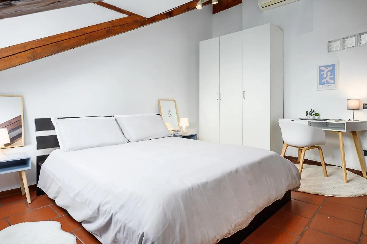 Duomo - Pt.Romana - Bocconi Top Floor Apartment Μιλάνο