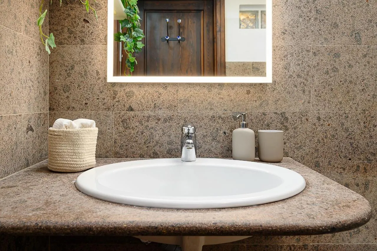 Duomo - Pt.Romana - Bocconi Top Floor Apartment Μιλάνο