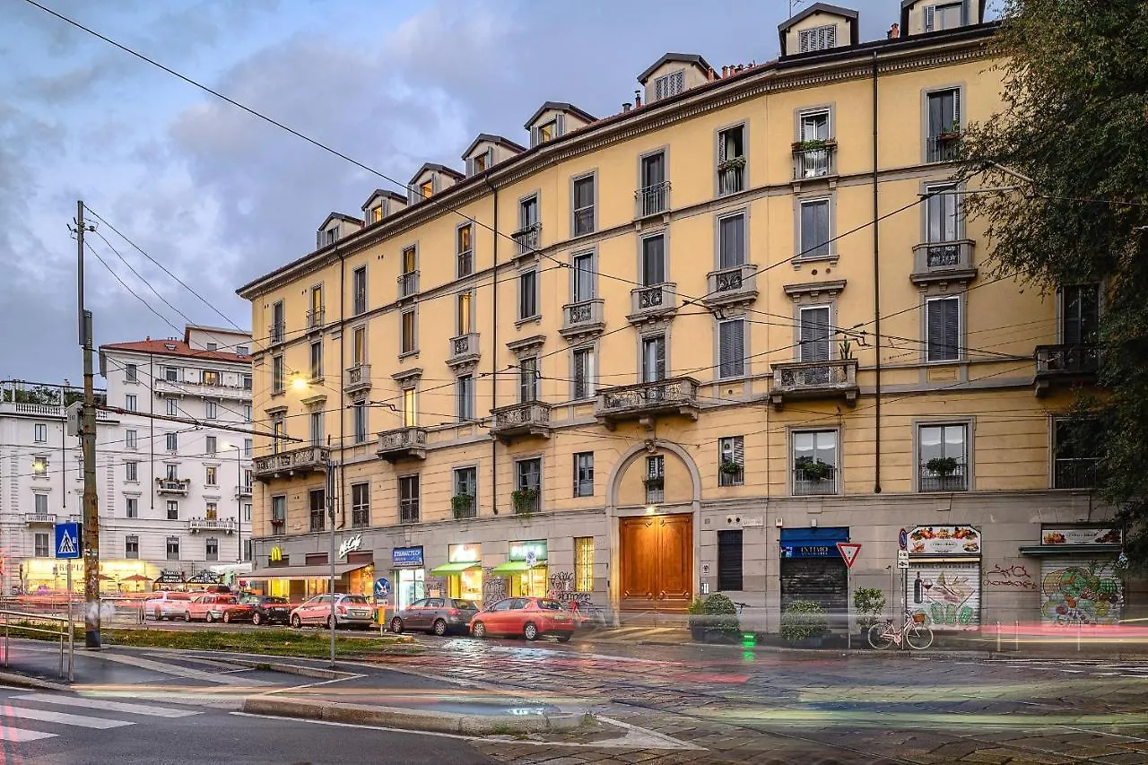 Duomo - Pt.Romana - Bocconi Top Floor Apartment Μιλάνο